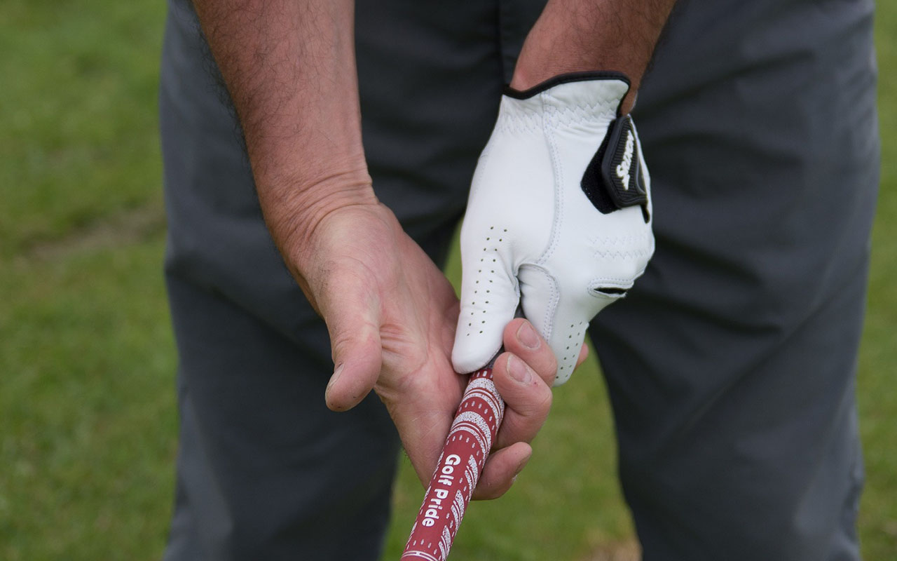 The Interlock Golf Grip | It's Advantages & Why You Should Use It